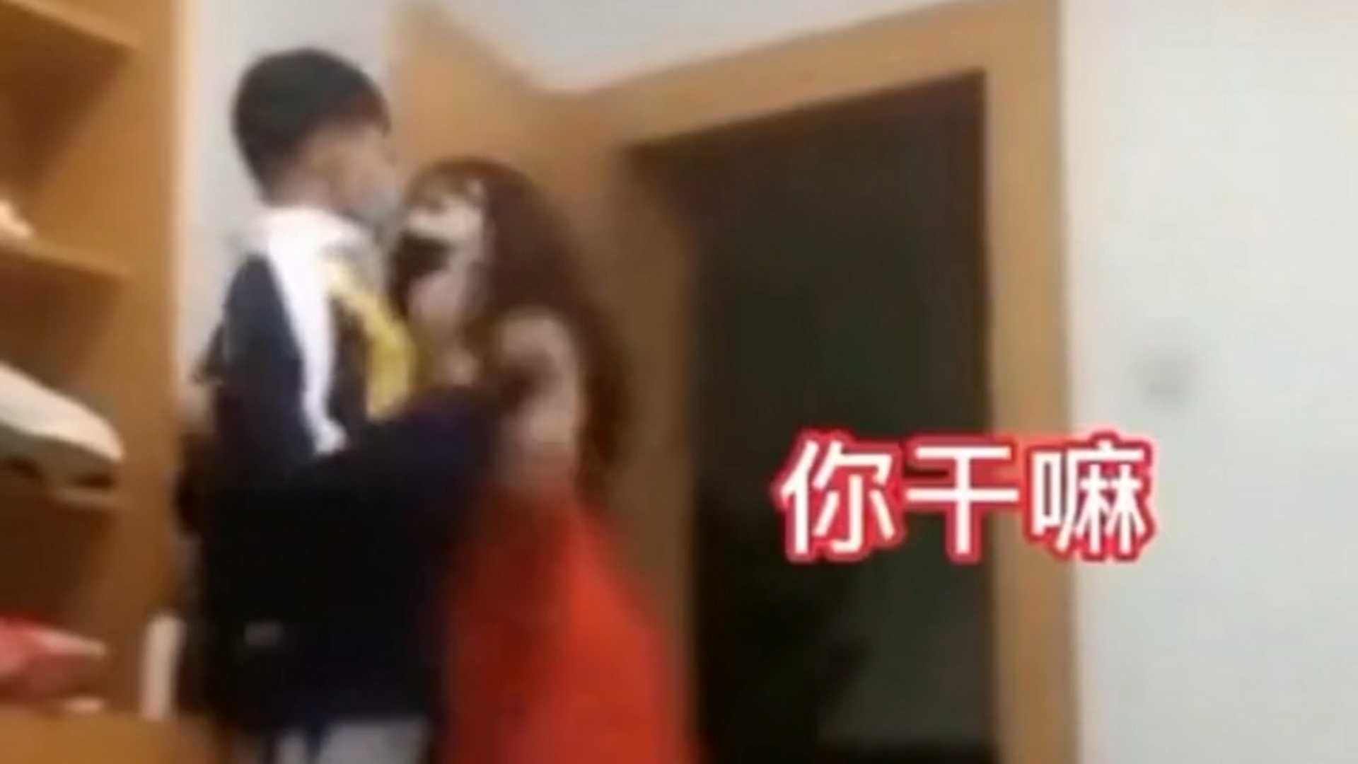 【免費】最近超火的網戀奔現翻車現場。你幹嘛！你在侵犯我！啊！啊！啊！啊！艹！